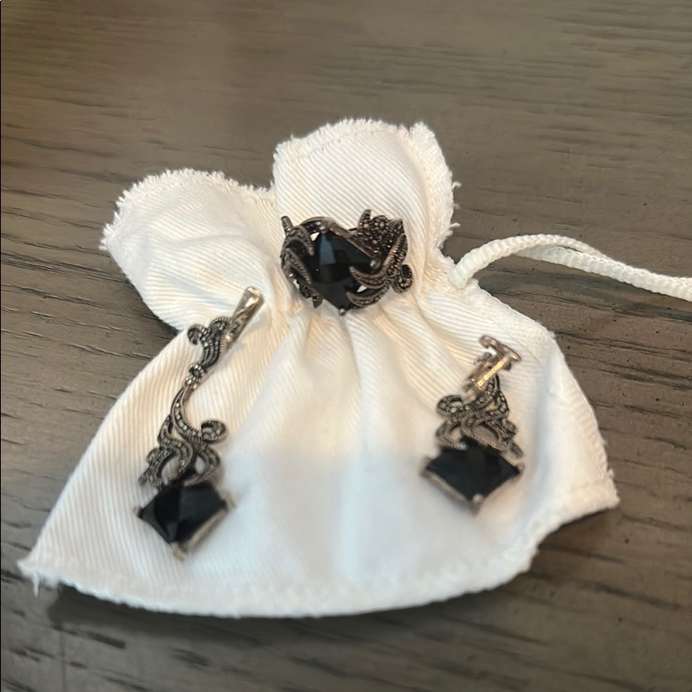 Sterling silver and onyx earring and ring Set